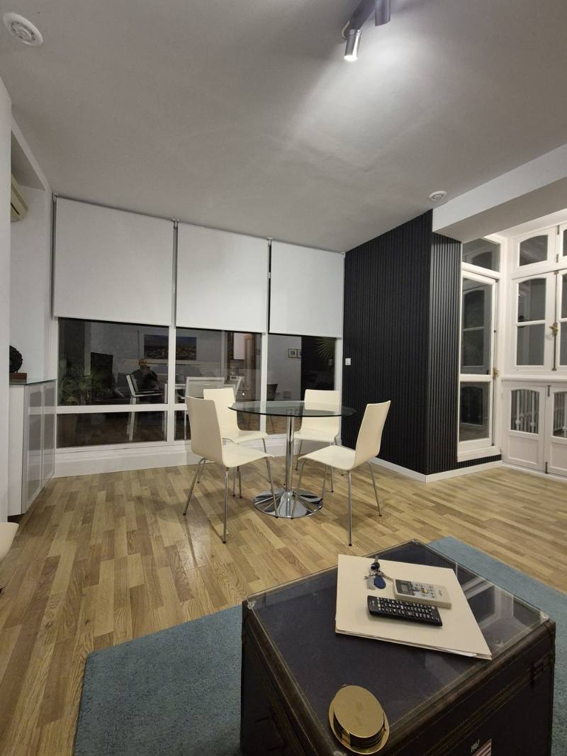 Estores en salón comedor, tienda de decoración